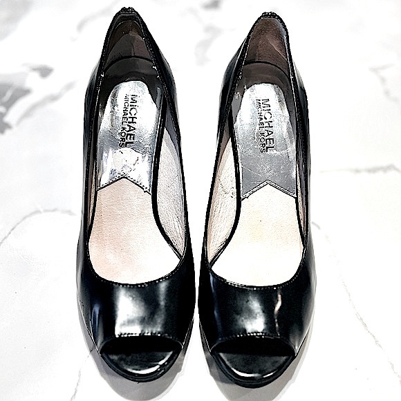 Michael Kors Black Patent Leather Peep Toe Wedges, Women’s Size 7. - Picture 2 of 12
